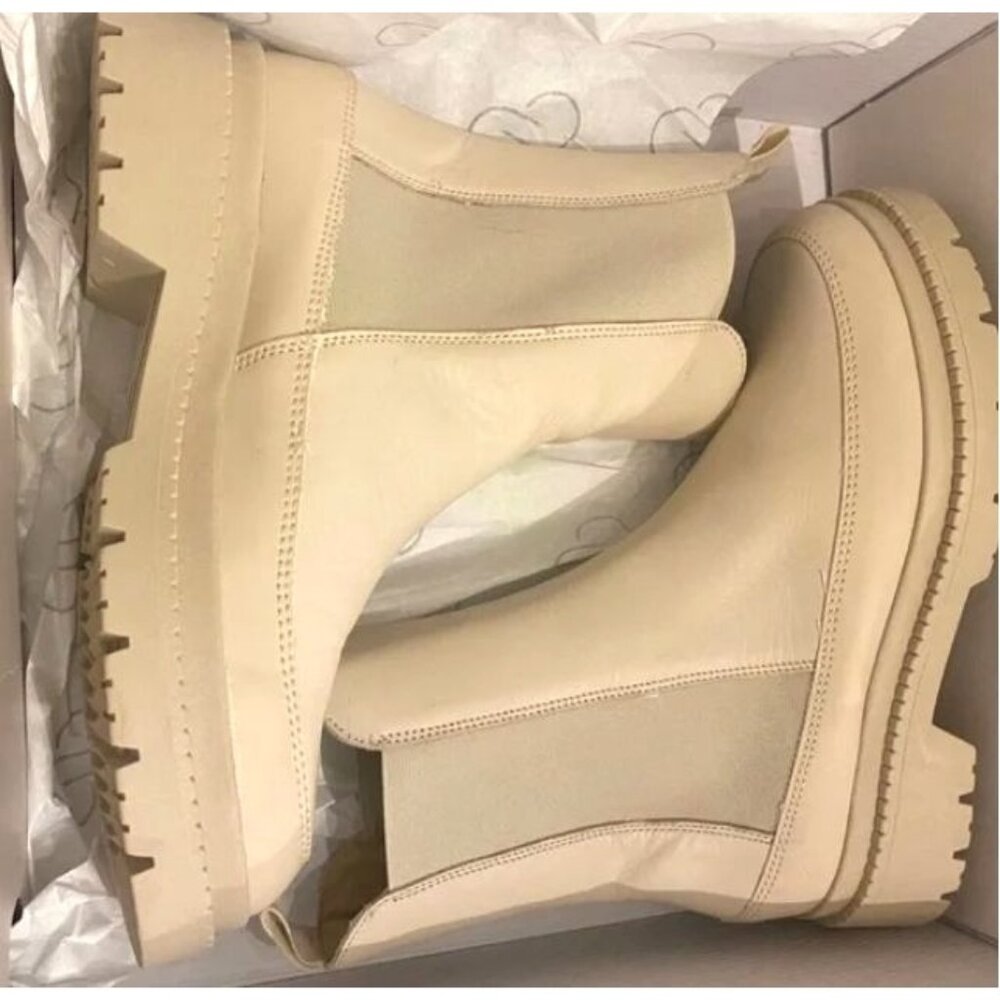 Calia By Carrie Underwood Women'sโ Off-White Peyton Chelsea Boots Size 6